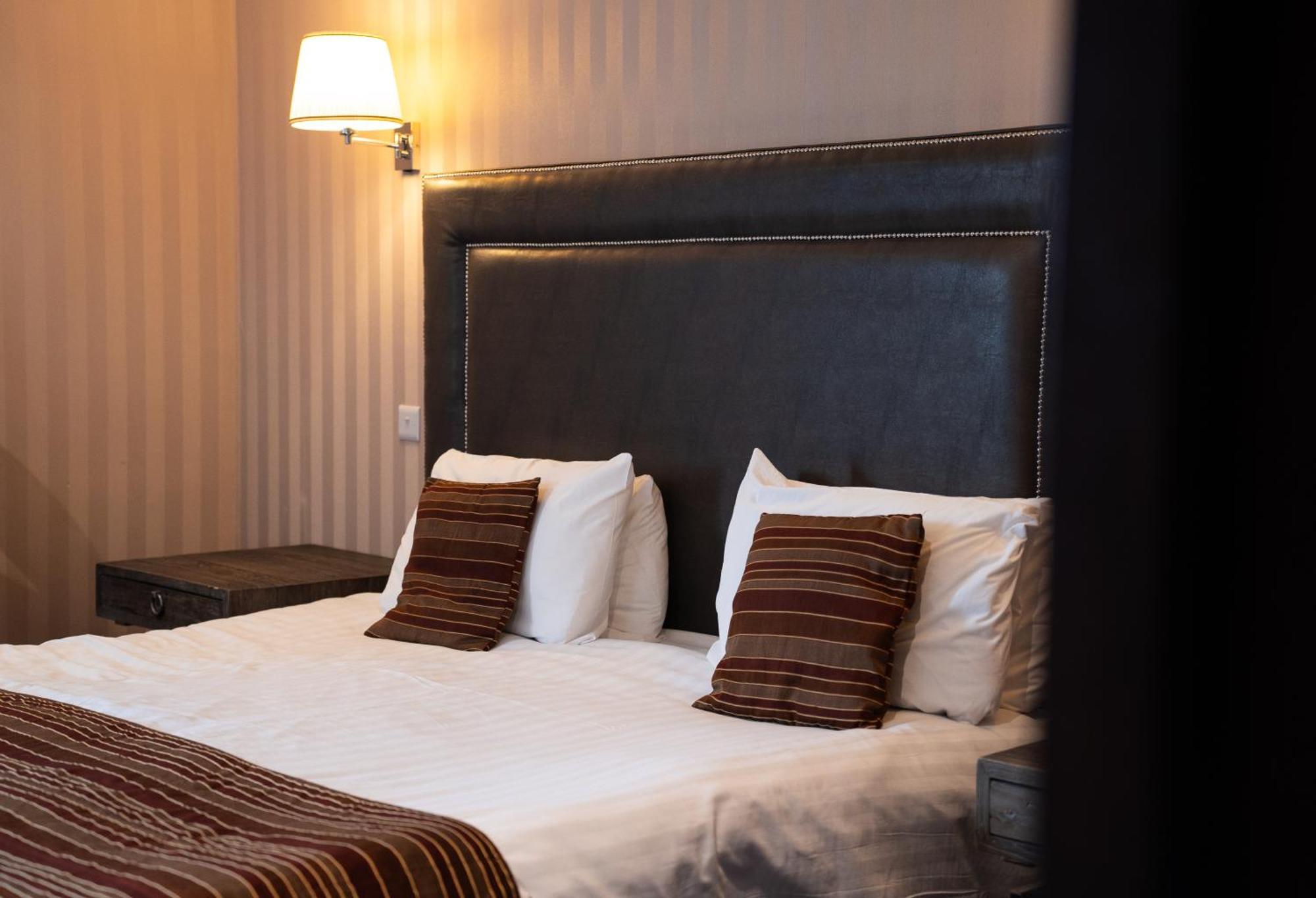 The Fenwick Hotel Kilmarnock Extérieur photo